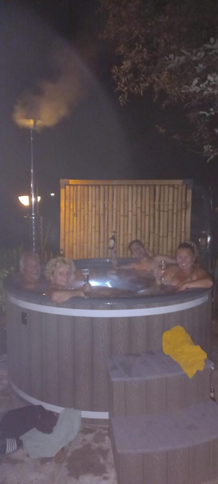 Rumah Senang Wellness Met Hottub En Tuin Ewijk Экстерьер фото